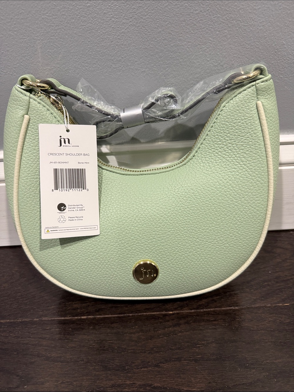 JM Collection Crescent Shoulder Bag in Mint